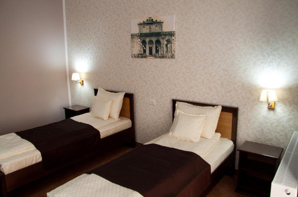 Hotel Hanul De La Rascruce Арад Стая снимка